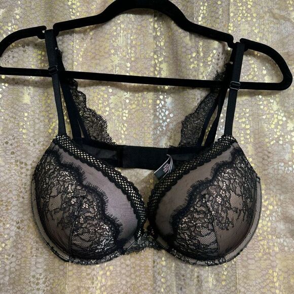 Victorias Secret Very Sexy Nude Black Eyelash Lace Push Up Bra 36D - Picture 1 of 6
